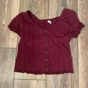 Cropped red shirt